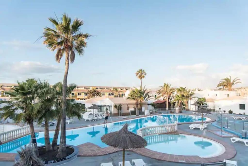 Lovely Apartment Near The Beach With Pool & Wifi Caleta De Fuste Eksteriør billede